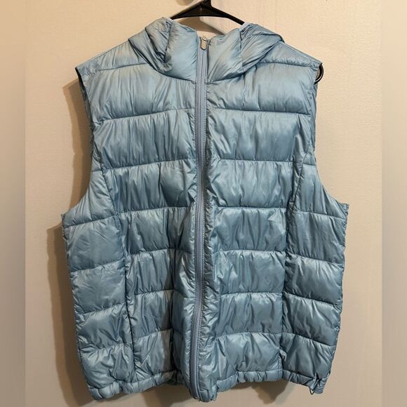 Athleta Aire Puffer Vest - Picture 4 of 13